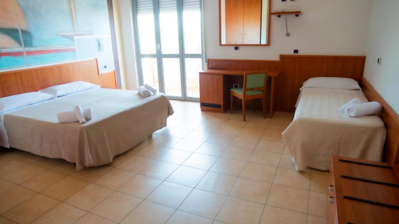 Hotel Royal Giulianova Buitenkant foto