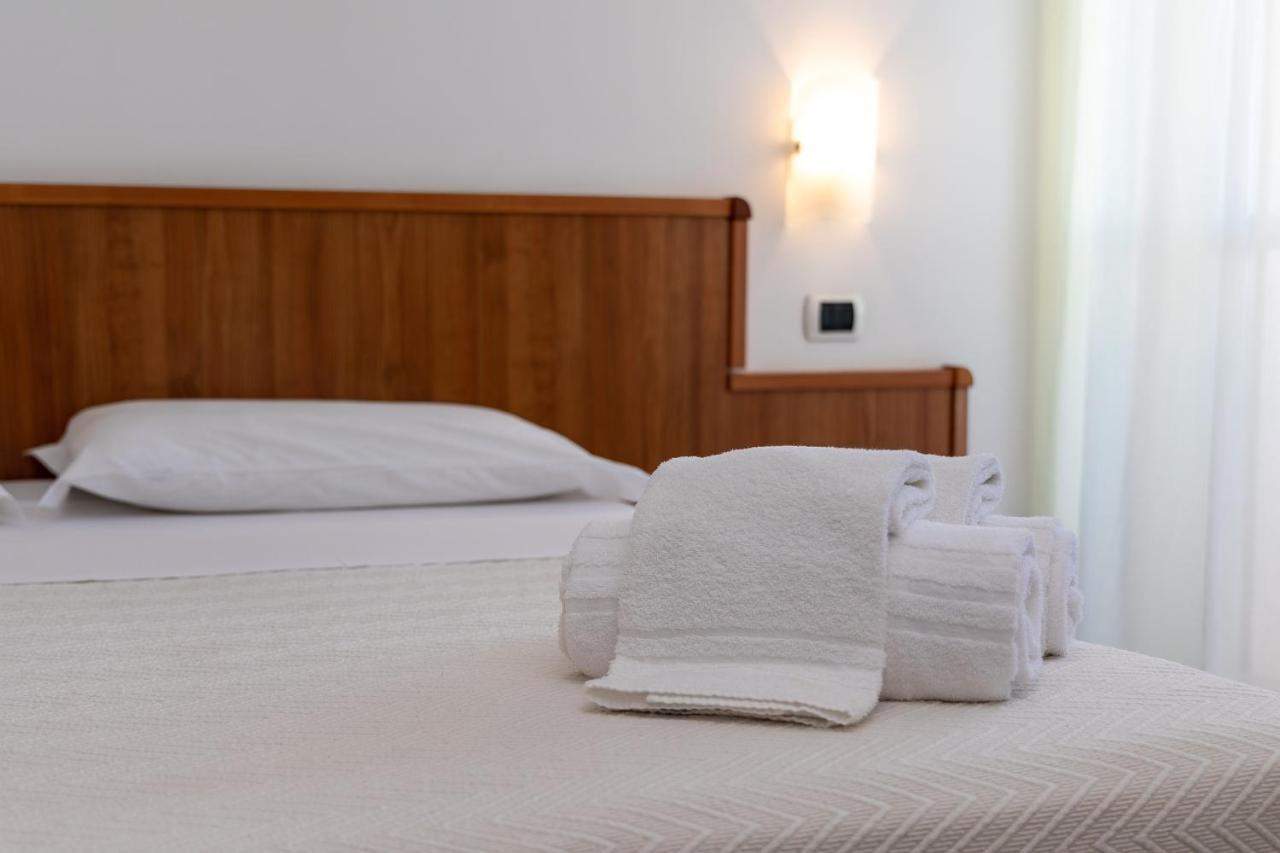 Hotel Royal Giulianova Buitenkant foto