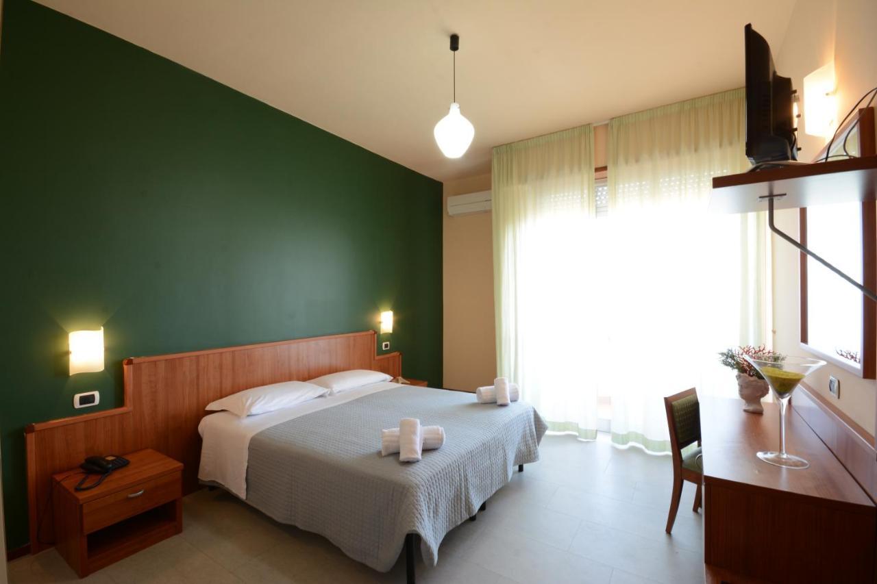 Hotel Royal Giulianova Buitenkant foto